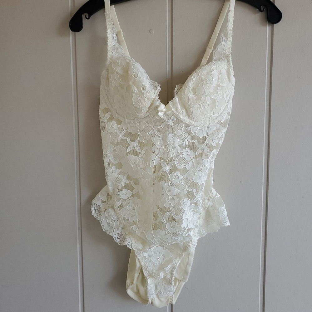 Victoria's Secret Vtg Lace Teddy Bodysuit 36B Gold Label White Satin Angelcore